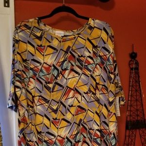 Cute lularoe Irma top